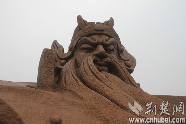 現(xiàn)全球最大關(guān)公青銅雕像，目測(cè)宇達(dá)施工（圖）