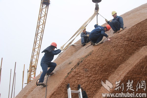 現(xiàn)全球最大關(guān)公青銅雕像，目測(cè)宇達(dá)施工（圖）
